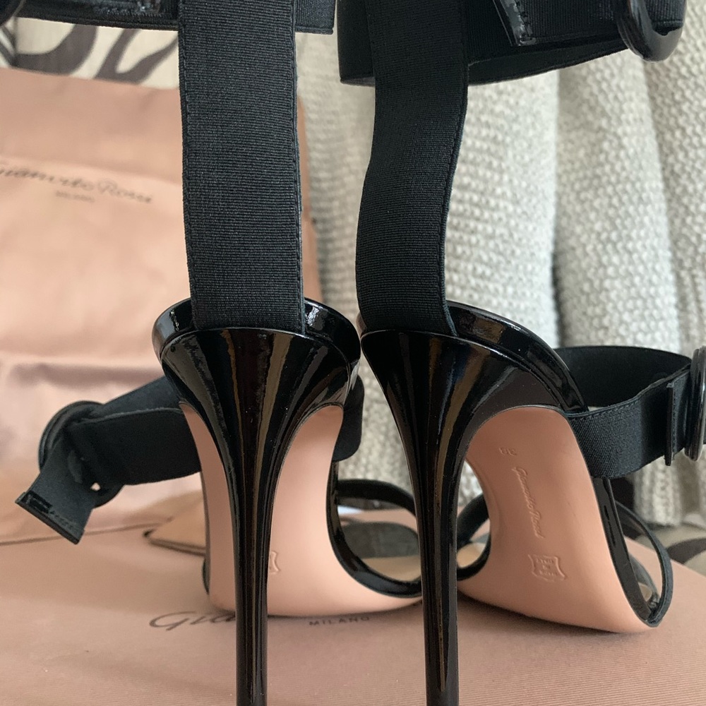 Gianvito Rossi Shoes - Picture 3 of 7